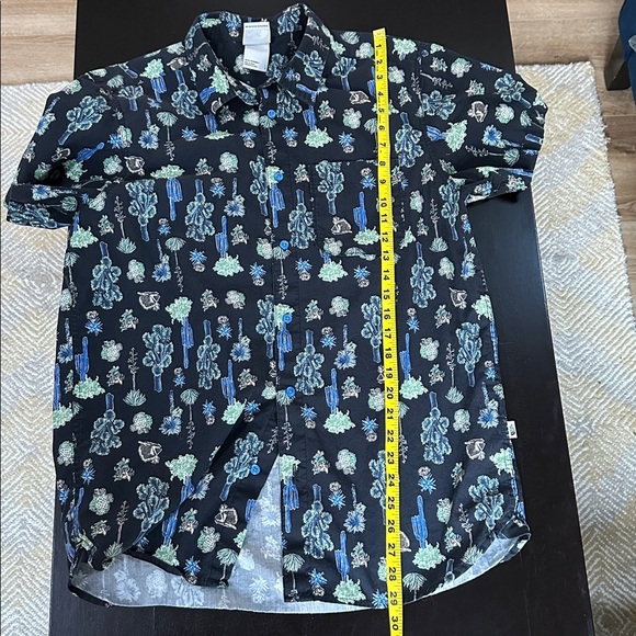 The North Face cactus novelty print Short Sleeve button down shirt - Picture 4 of 7